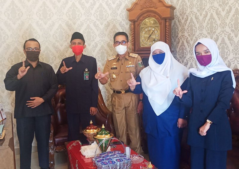 sambangi bupati 2